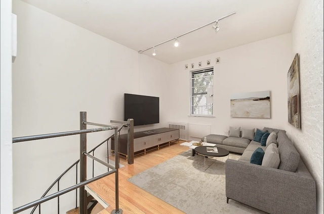 233 E 12th Street - Photo 1