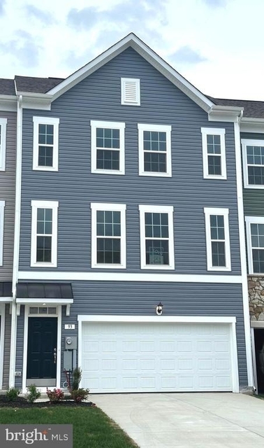 93 Stafford Pl - Photo 1