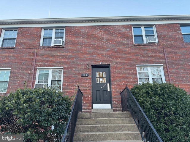 133 S Courthouse Road - Photo 1