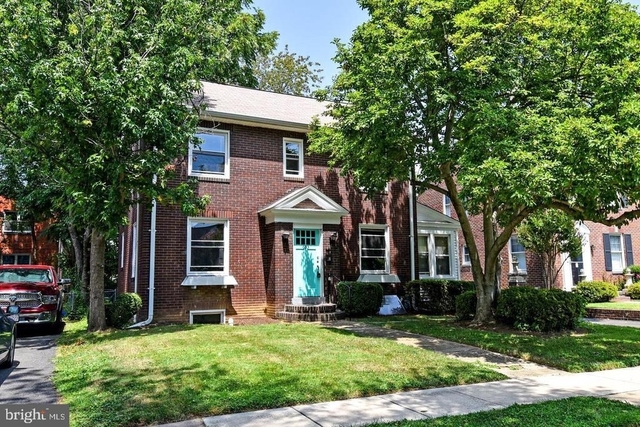 633 24th Street S - Photo 1
