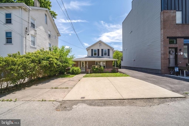 239 Lemonte Street - Photo 1