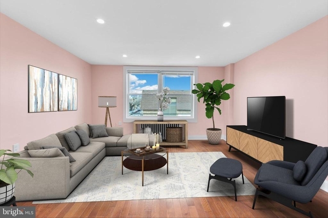 1440 W Porter Street - Photo 1