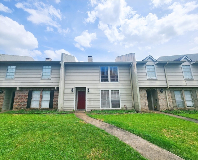 3418 Avenue P - Photo 1