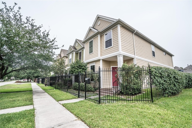 548 W 27th Street - Photo 1