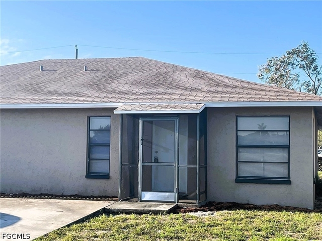 610 Se 10th Street - Photo 1