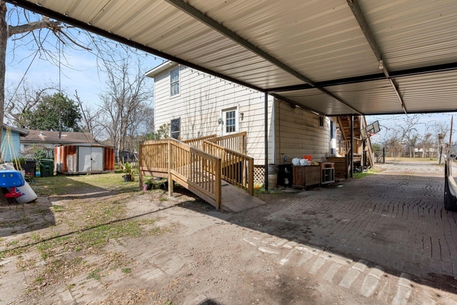 2444 Margaret Street - Photo 1