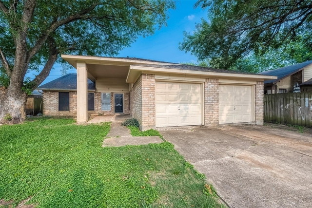 11203 Pender Lane - Photo 1