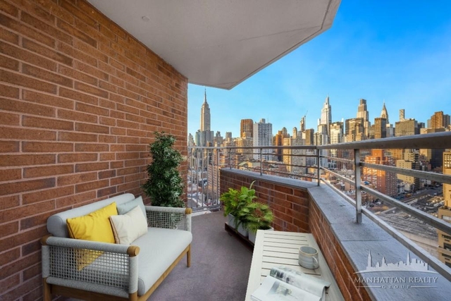 2nd Avenue - Photo 1