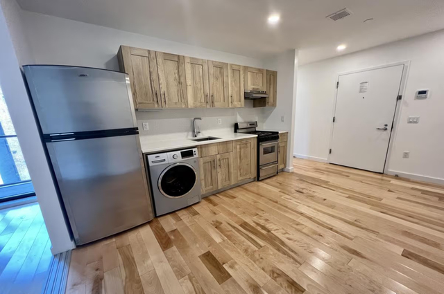 63 West 104 Street. Manhattan - Photo 1