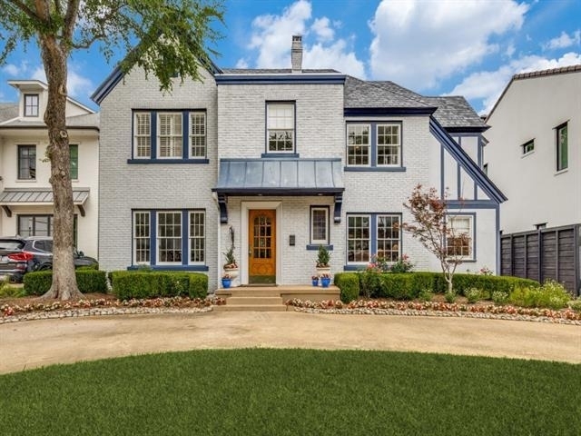 4352 Livingston Avenue - Photo 1