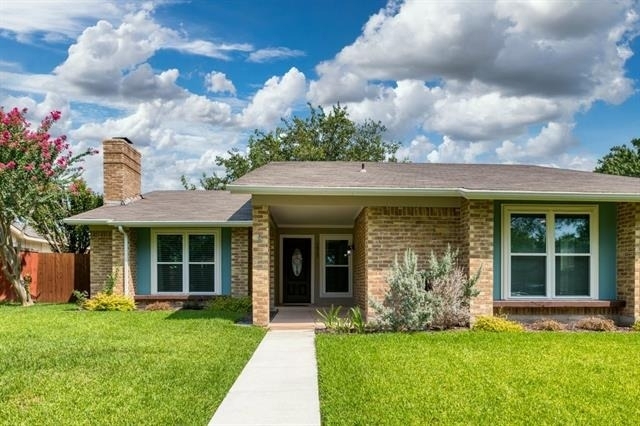 1817 Hemlock Drive - Photo 1