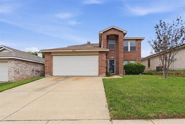 5421 Lansdowne Avenue - Photo 1