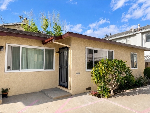 15228 Normandie - Photo 1