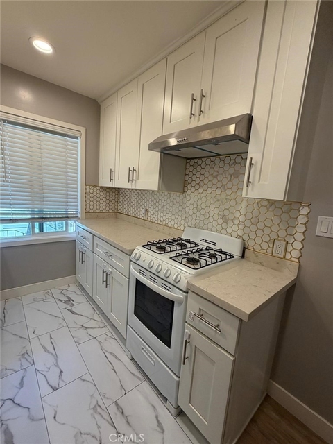 1739 E Appleton St - Photo 1