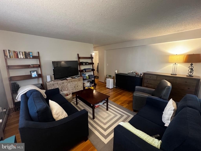 222 N George Mason Drive - Photo 1