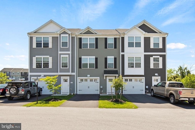 2802 Pinewood Ln - Photo 1