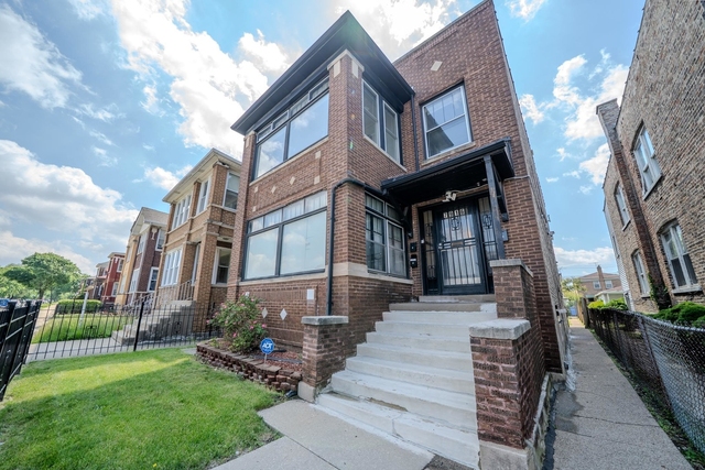 7916 S Throop Street - Photo 1