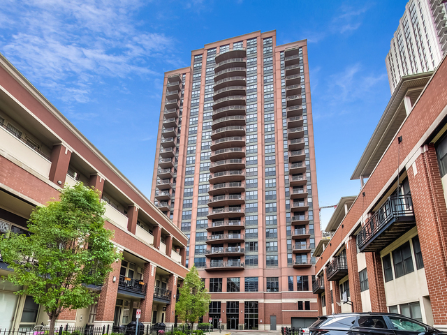 330 N Jefferson Street - Photo 1