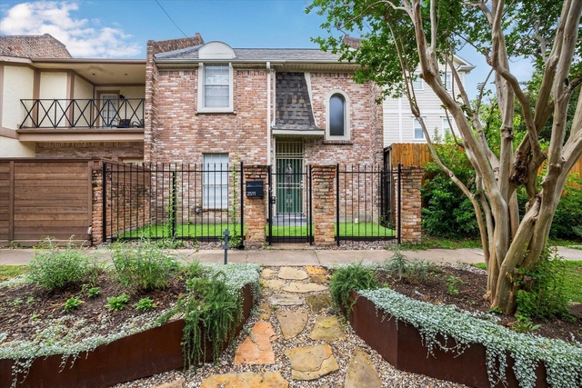 2511 Commonwealth Street - Photo 1