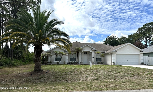 1129 Colonial Avenue Se - Photo 1