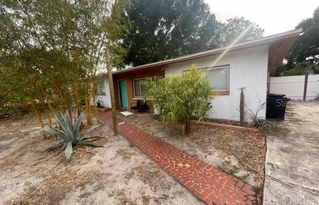 709 W Bayshore Drive - Photo 1