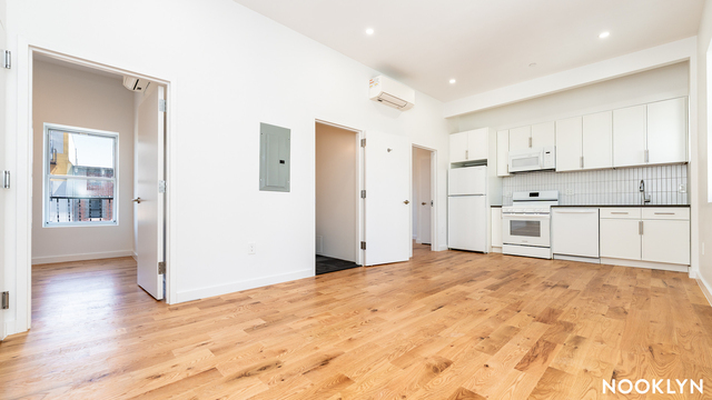129 Graham Avenue - Photo 1