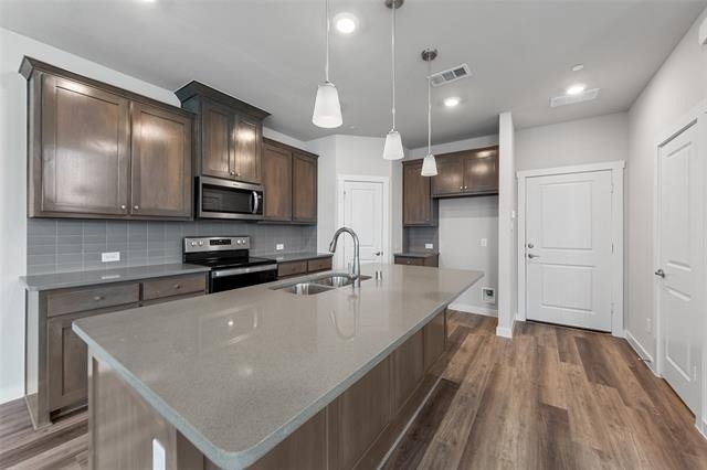 800 Emerling - Photo 1