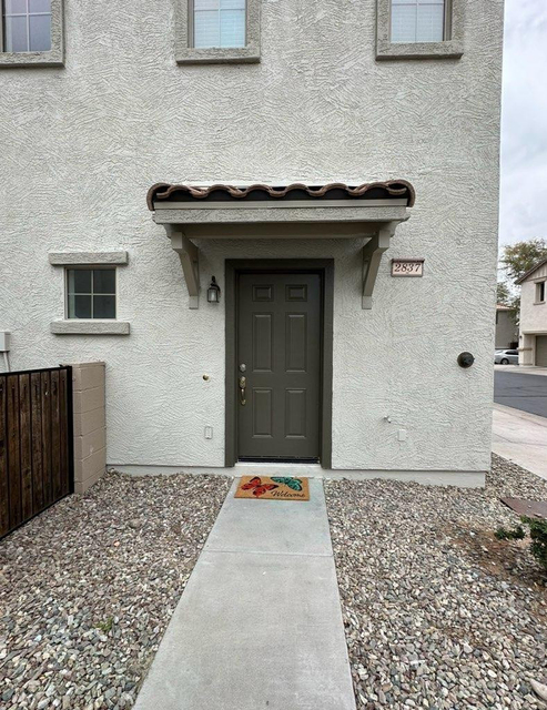 2837 E Dunbar Drive - Photo 1