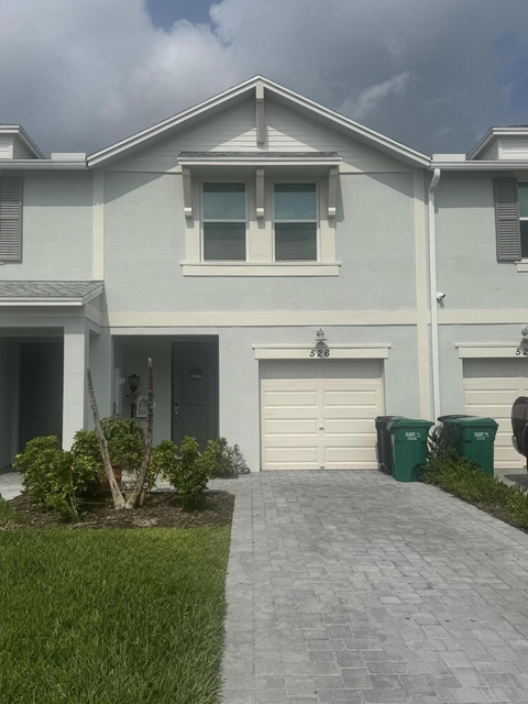 526 Salisbury Circle - Photo 1