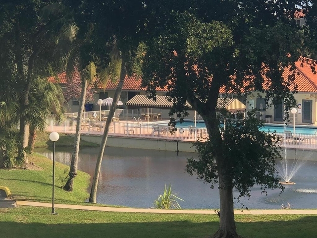 1800 N Lauderdale Avenue - Photo 1