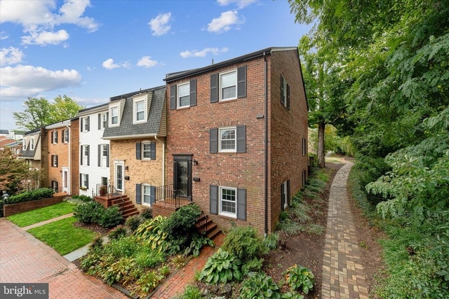 3885 Chain Bridge Road - Photo 1