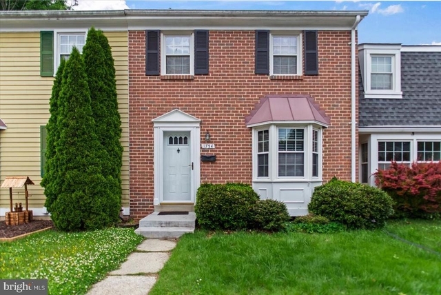 1754 Castleford Square - Photo 1