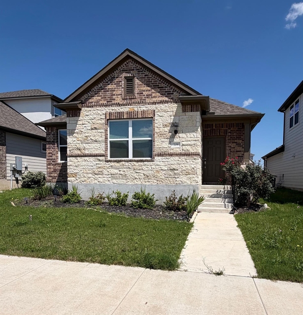 208 Flowers Ave - Photo 1