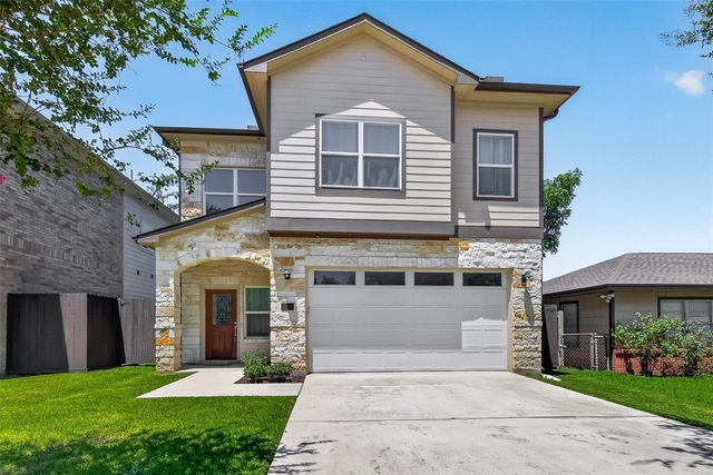 2211 Silverbonnet Street - Photo 1