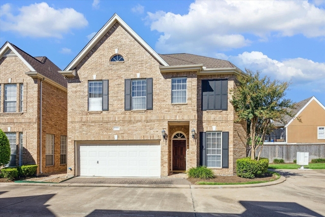 2802 Briarhurst Park - Photo 1