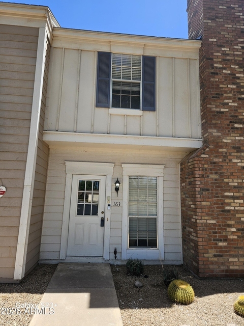 1600 N Saba Street - Photo 1