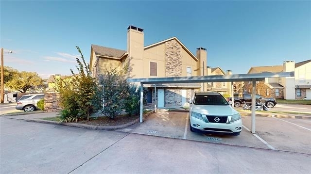 2117 W Walnut Street - Photo 1