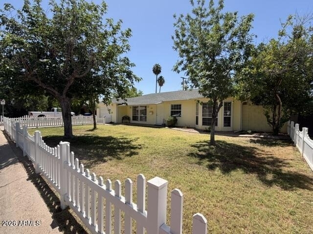 423 W 14th Street - Photo 1