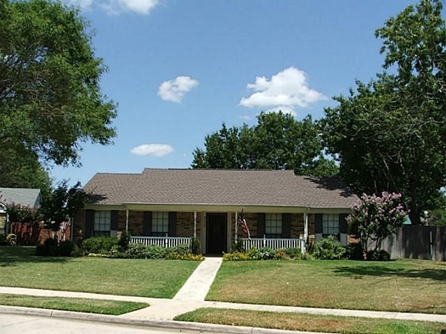 910 Bitternut Drive - Photo 1