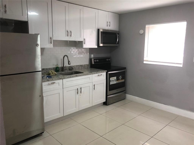 839 Nw 14th Avenue - Photo 1