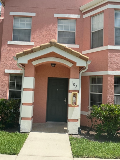 168 Sw Peacock Boulevard - Photo 1