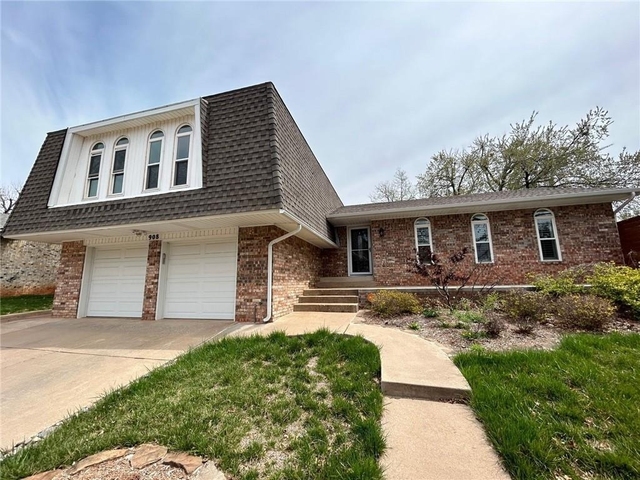 908 East Drive - Photo 1