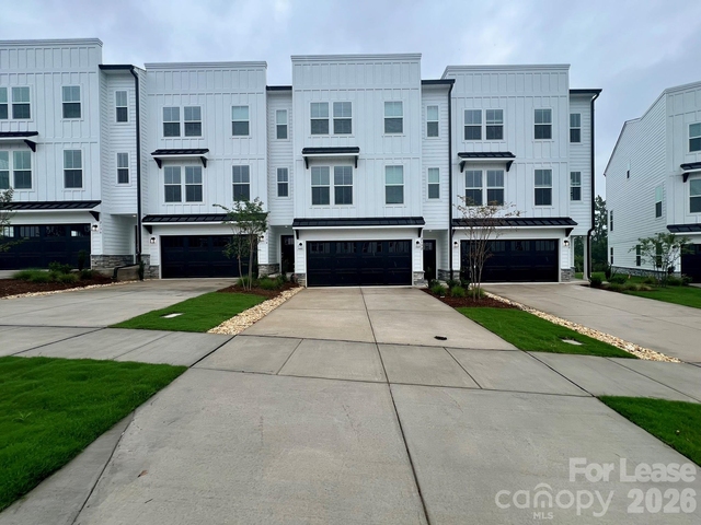 2132 Barrowcliffe Drive Nw - Photo 1