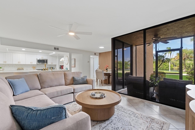 2455 Lindell Boulevard - Photo 1