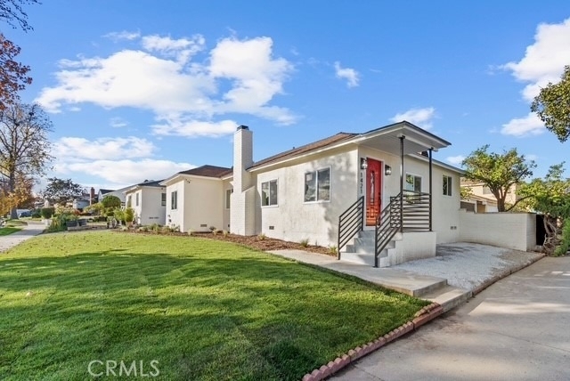 1421 E Norwood Place - Photo 1