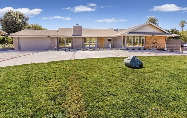 17548 Marilla - Photo 1