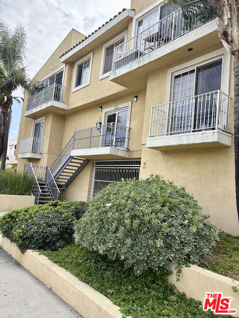 1221 Seward Street - Photo 1