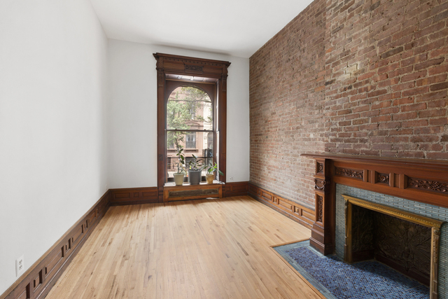 118 W 81st St - Photo 1