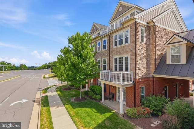 42616 Hardage Terrace - Photo 1