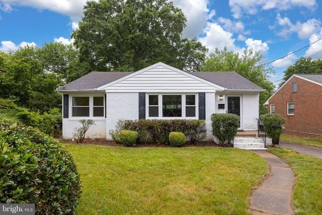 1312 Stafford Avenue - Photo 1